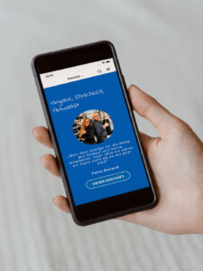 Smartphone Bildschirm mit geöffneter App vom Modehaus Eierund
