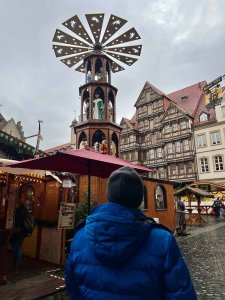 Blick auf die Hildesheimer Weihnachtspyramide