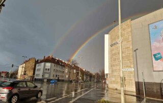 Zwei Regenbögen über den Dächern Hildesheims